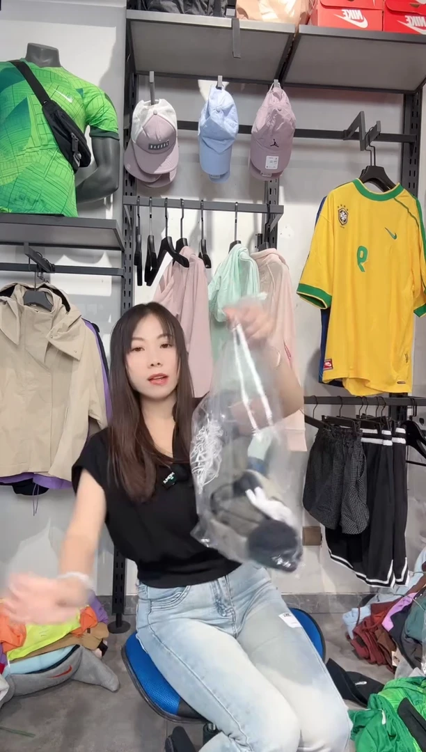 1341 编码 瑕疵款直播间过款为准 尺码