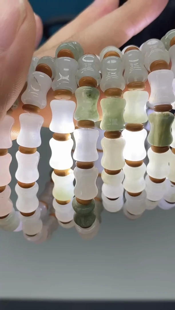 颈饰未镶嵌石英质玉（金丝玉）天山竹节 串