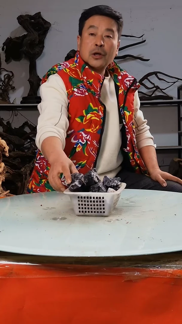 【闪购商品】木随机发货一筐青龙石中碎4斤9.9