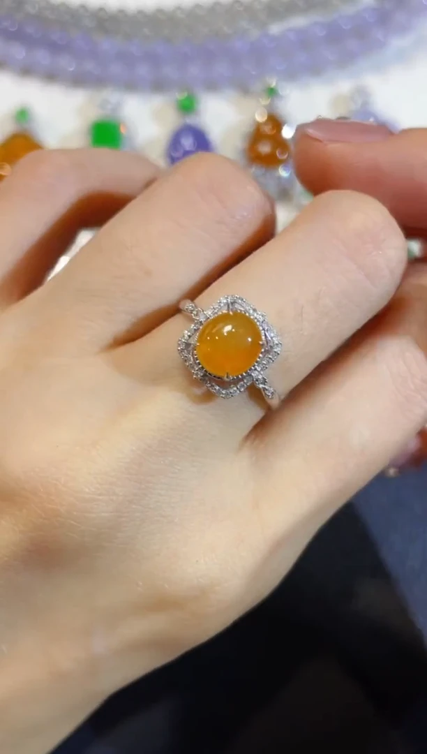 颈饰18K金镶嵌翡翠团购13