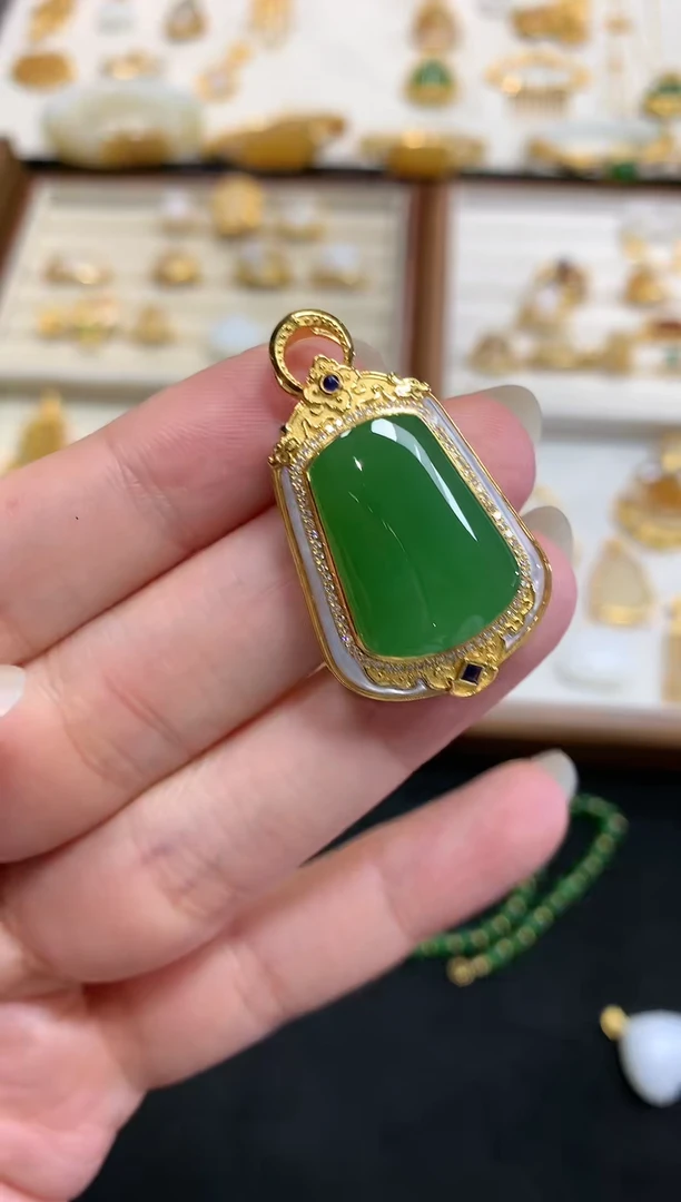 【闪购商品】和田玉吊坠(不含链)18K金镶嵌W637|9800