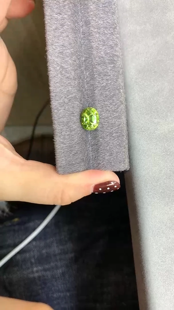 未镶嵌橄榄石笔搁橄榄石裸石多样性发一颗