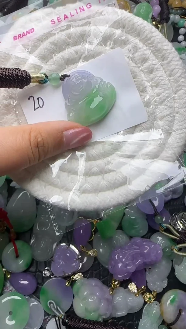 颈饰未镶嵌翡翠缅甸翡翠吊坠