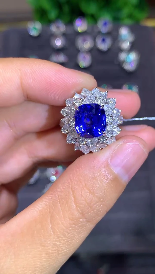 戒指蓝宝石18K金镶嵌5.03ct