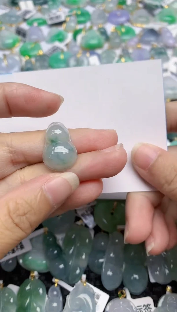 翡翠未镶嵌颈饰天然翡翠A货