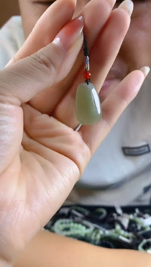 和田玉未镶嵌颈饰多样性发货，拍一发一