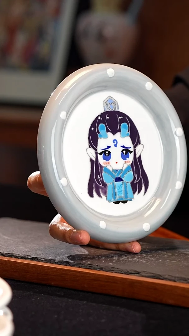 摆件景德镇釉下彩手绘设计师款陶瓷