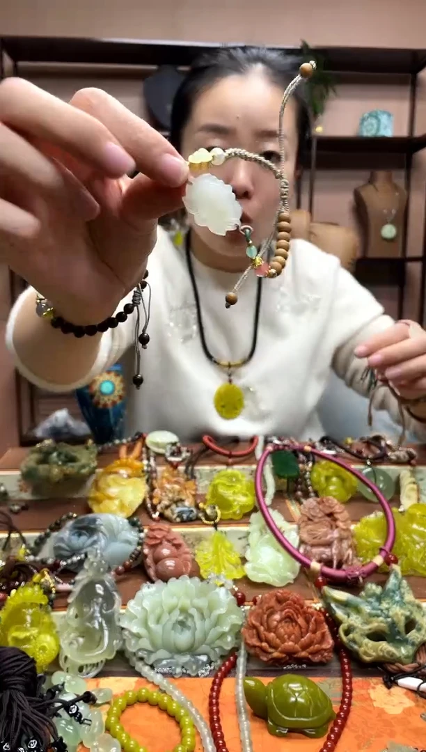 未镶嵌岫玉吊坠·