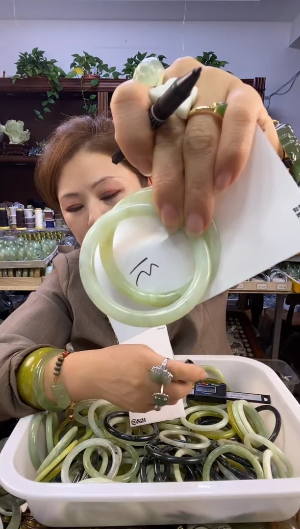 未镶嵌蛇纹石玉手镯周*林多样性随机发一31