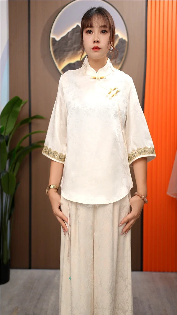 8817-新中式国风斜扣刺绣上衣