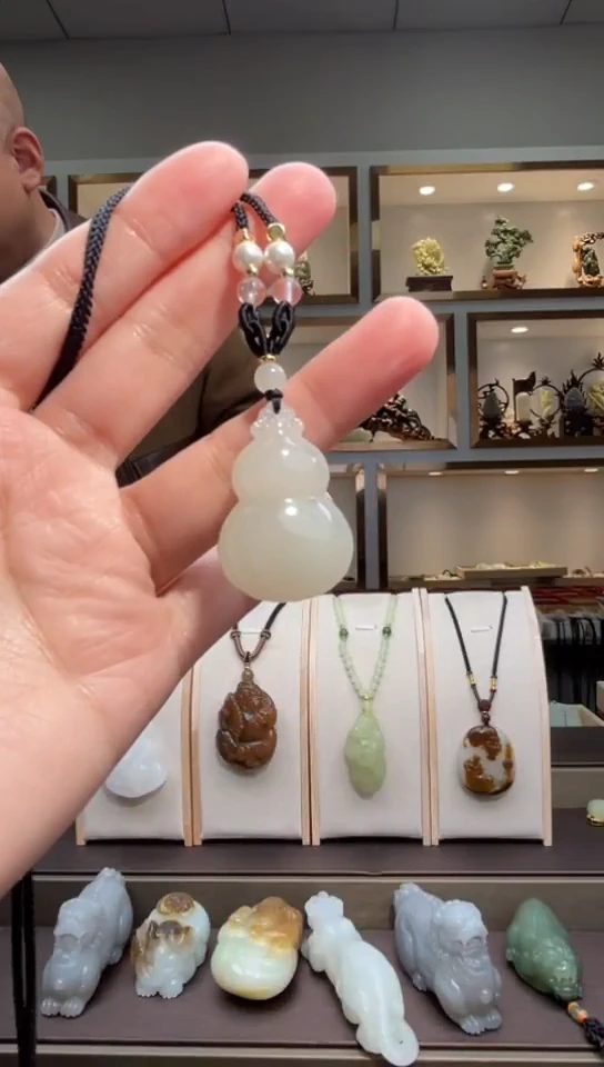 颈饰未镶嵌和田玉苏