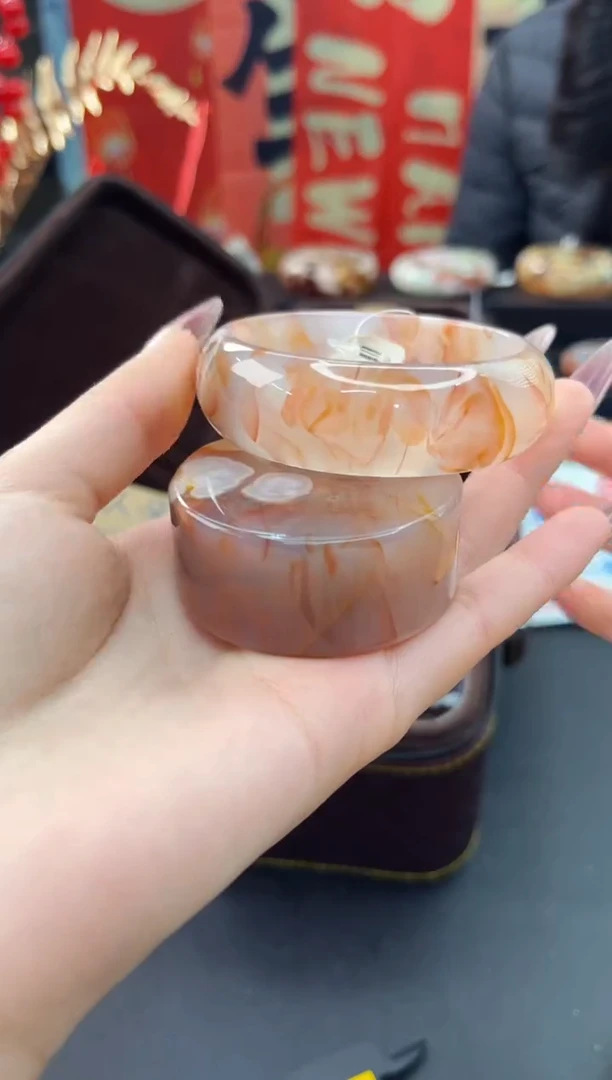 【闪购商品】石英质玉手镯未镶嵌赠送镯心（52圈口）