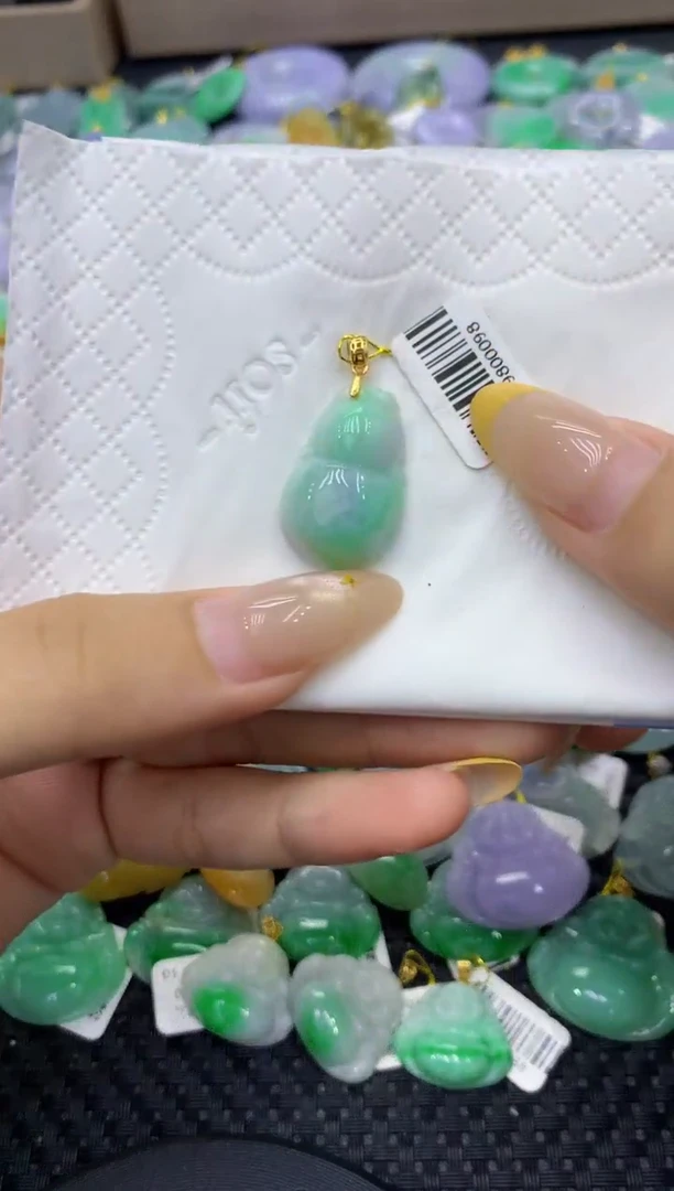 颈饰未镶嵌翡翠天然缅甸翡翠A货