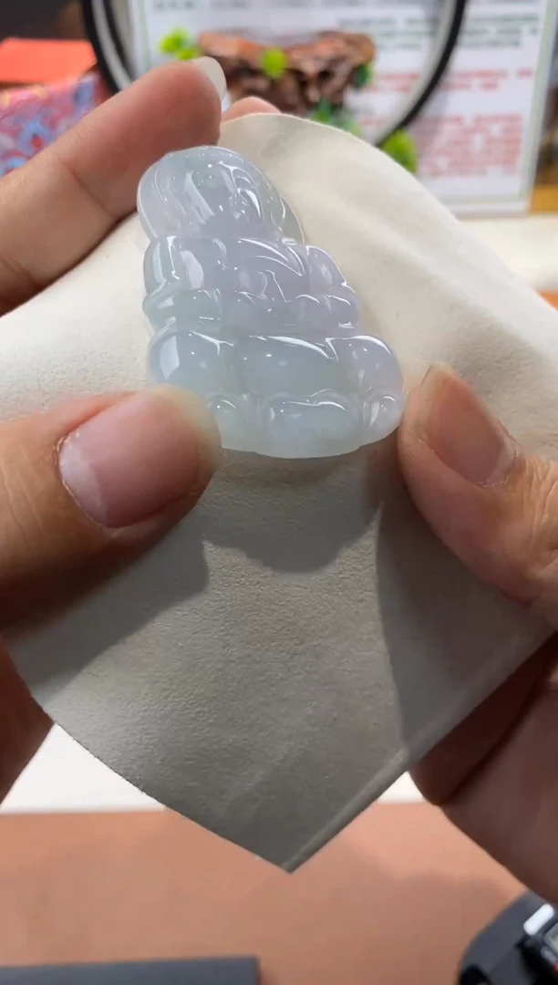 颈饰未镶嵌翡翠观音