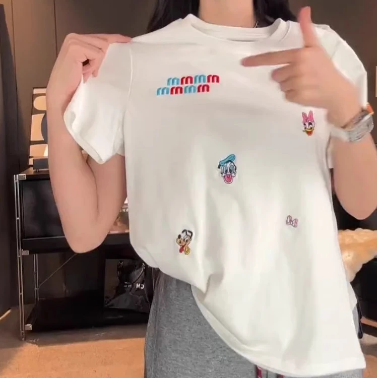新款2025夏季针织白色短袖卡通刺绣高级感显瘦减龄上衣