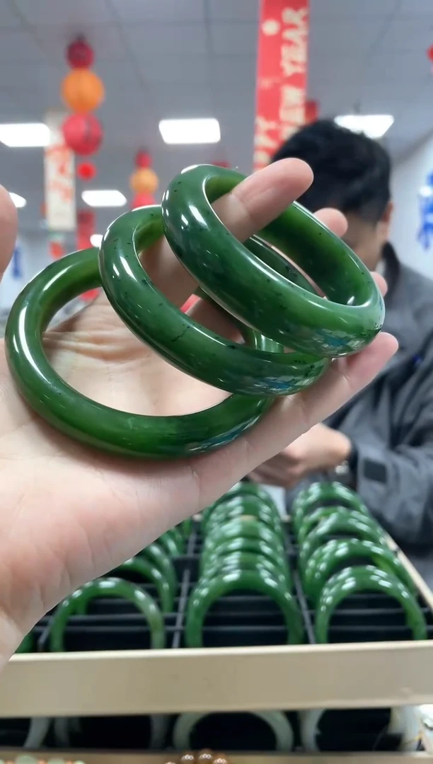 【闪购商品】和田玉手镯未镶嵌圈口备注 碧玉老料手镯多样性发一条