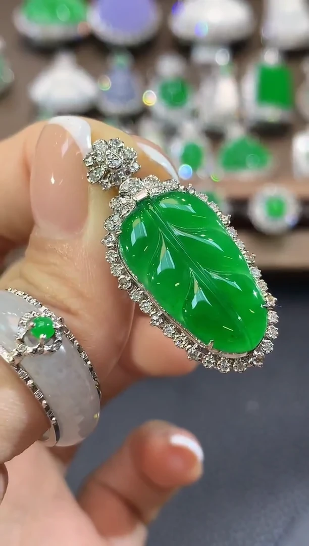 吊坠(不含链)18K金镶嵌翡翠C26