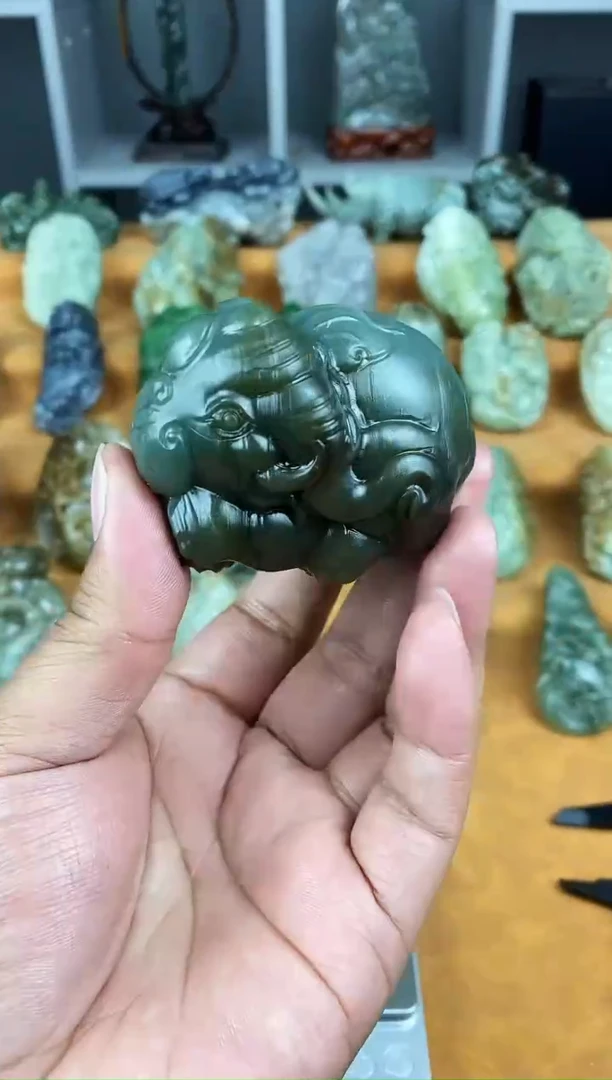 未镶嵌和田玉把件1