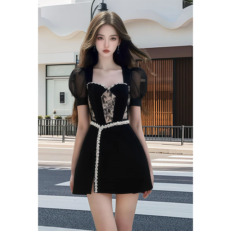 2025年新款法式名媛小黑裙气质设计感修身宴会收腰方领显瘦连衣裙