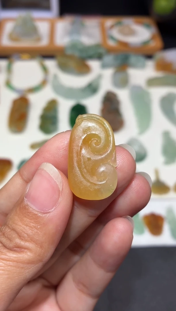 未镶嵌定制翡翠如意