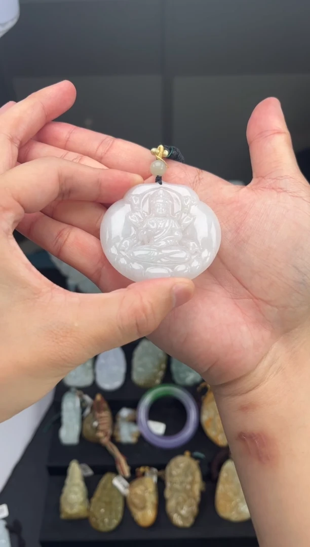 吊坠(不含链)未镶嵌翡翠圆*圆天然缅甸A货翡翠（千手）多样性发其一