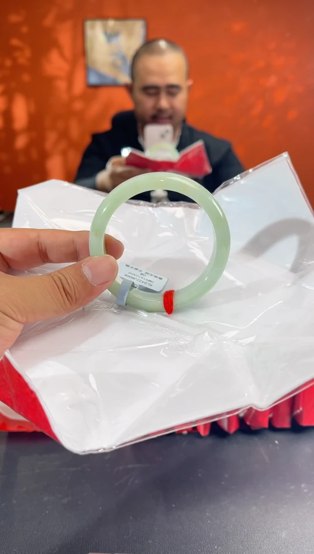 未镶嵌手镯翡翠1  56