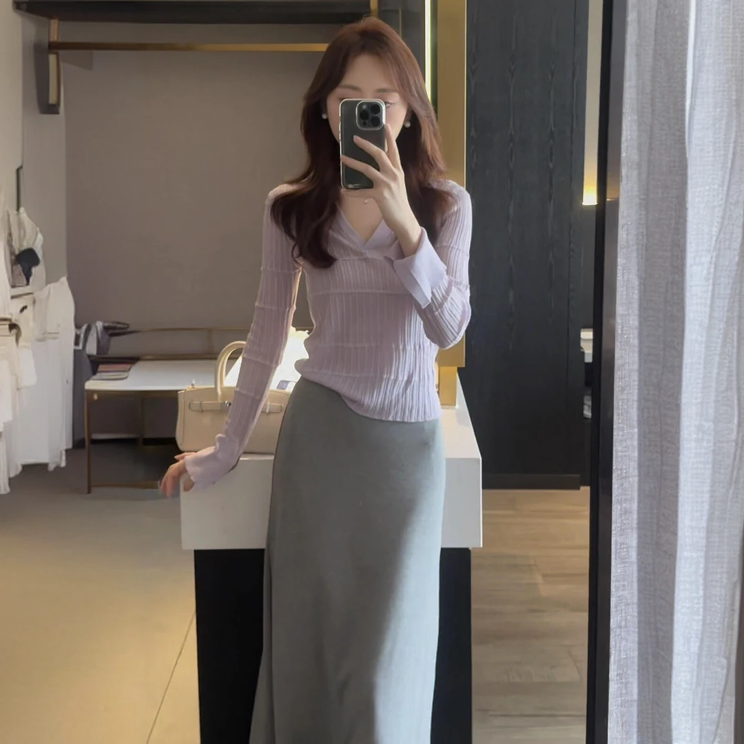 秋季新款韩系复古成熟纯欲风上衣V领气质淡紫色喇叭袖褶皱打底T恤