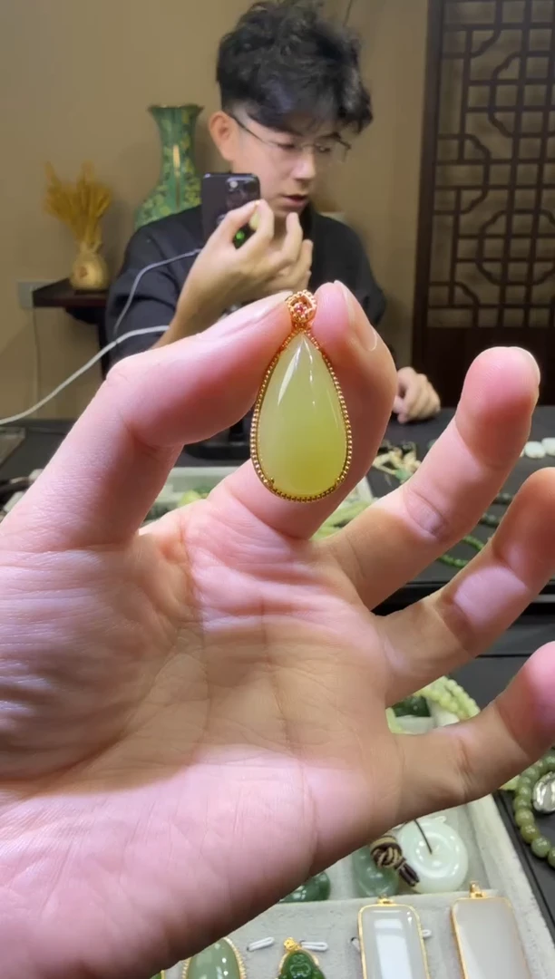 颈饰未镶嵌和田玉9