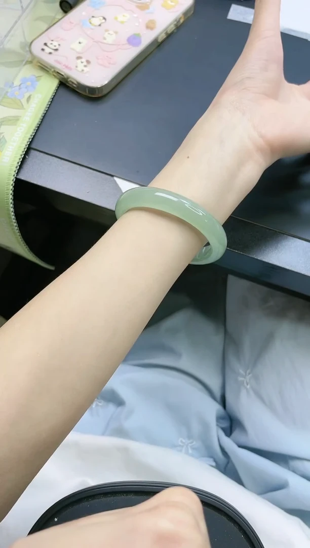 石英质玉手镯未镶嵌20-52.4