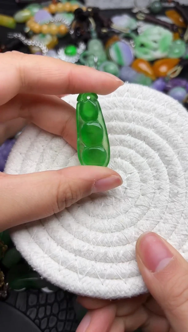 颈饰未镶嵌翡翠缅甸翡翠吊坠