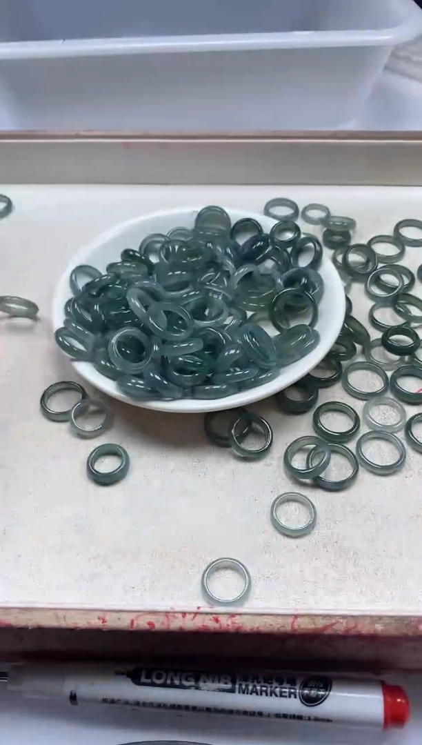 【闪购商品】翡翠颈饰未镶嵌X1003蓝水翡翠跑环*1颗