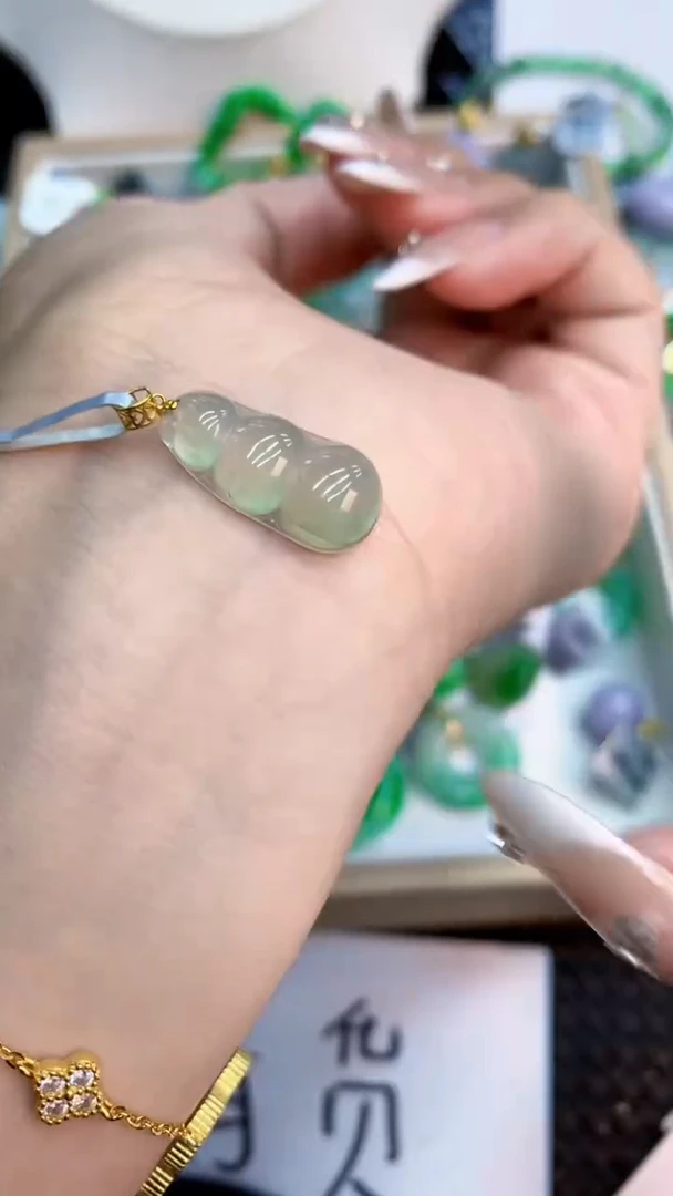 翡翠18K金镶嵌吊坠(不含链)1