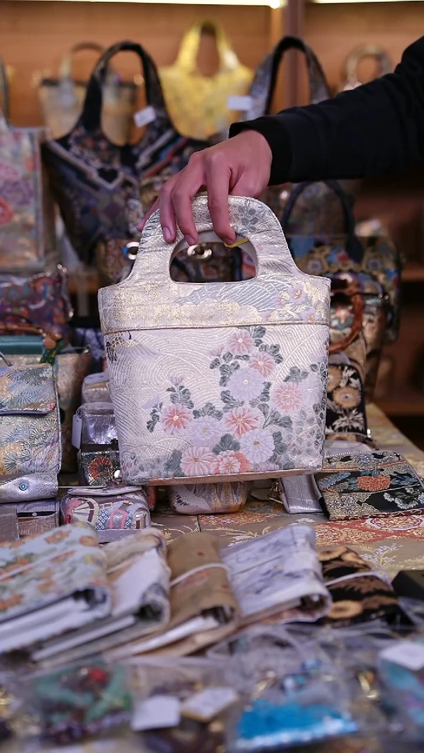 蚕丝西阵织扇贝包