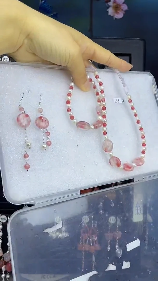 蔷薇辉石未镶嵌颈饰给***子 给你一下子2发1