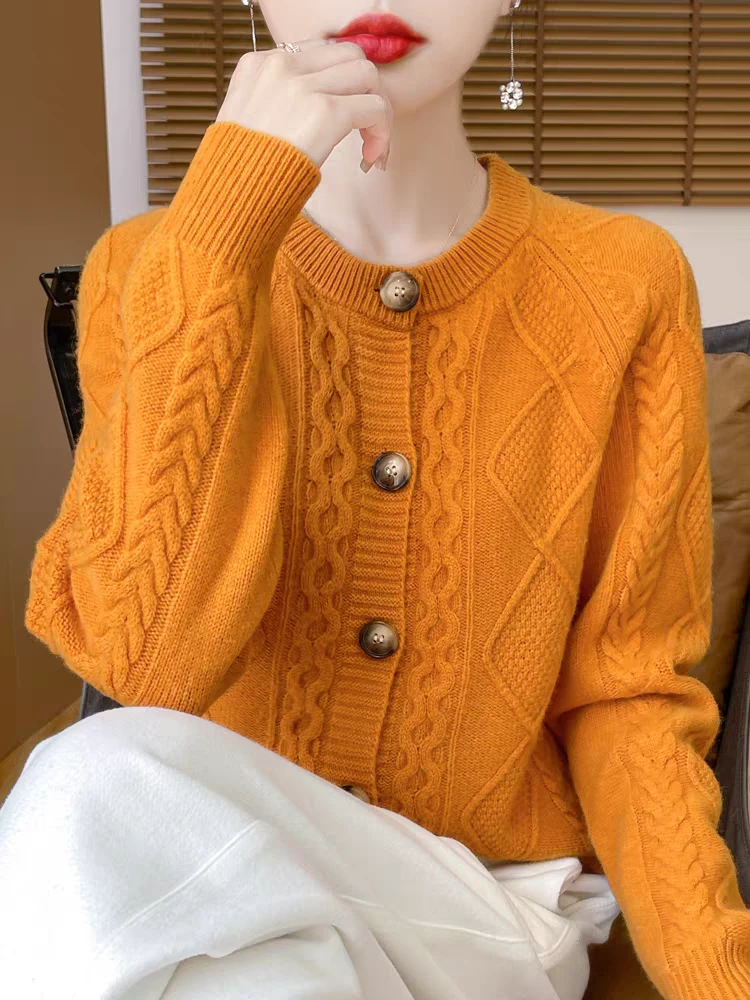 100羊毛提花圆领开衫女士外搭