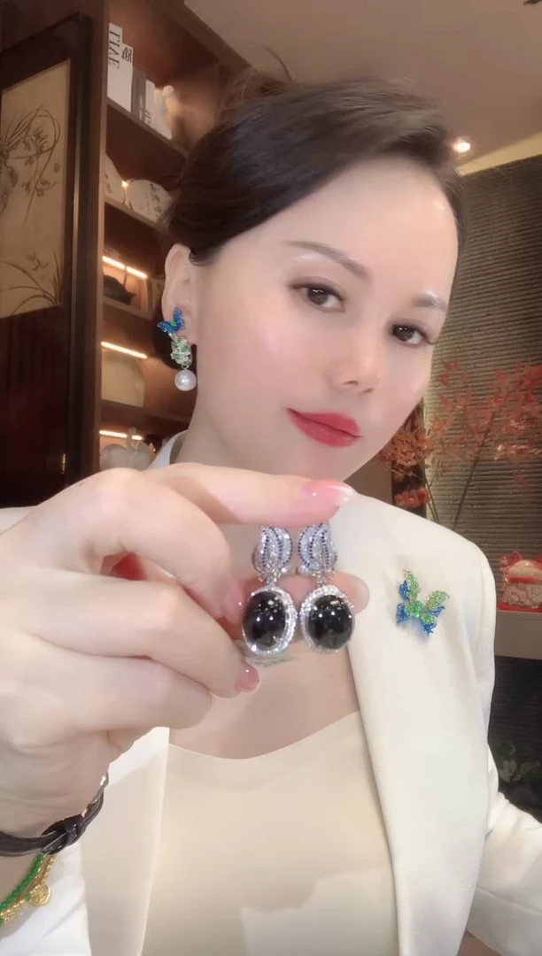 18K金镶嵌翡翠耳饰C66