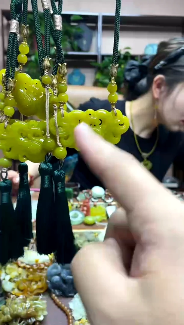 未镶嵌岫玉吊坠多样性发货发其中之一