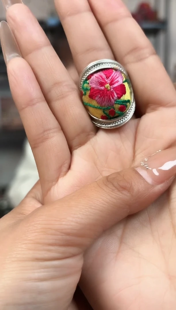 织绣艺枝独秀手工饰品397