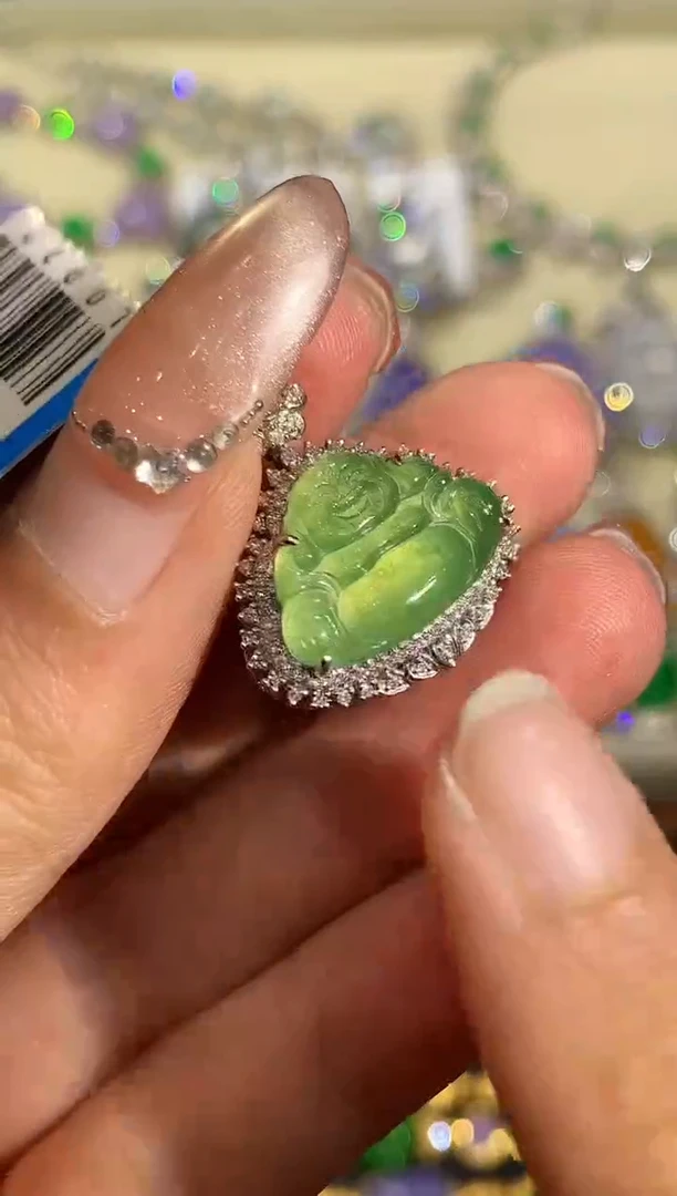 吊坠(不含链)18K金镶嵌翡翠多样性发其一