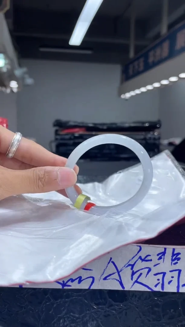 未镶嵌手镯（贵妃镯）翡翠19