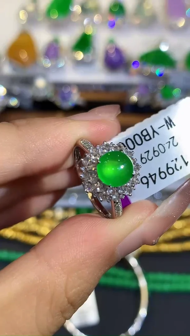 18K金镶嵌戒指翡翠小**姐订金第一单 多样性发其一（错拍无效）