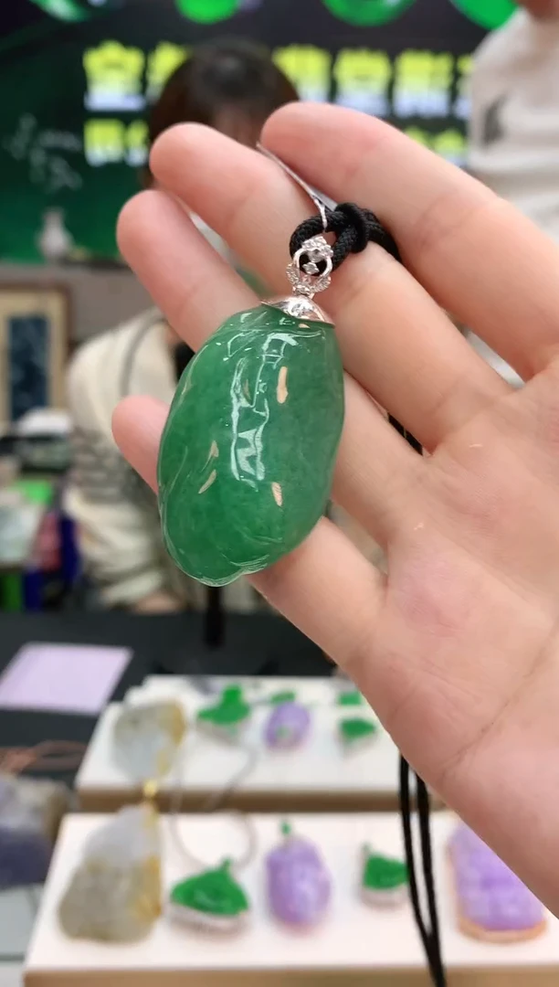 【闪购商品】翡翠颈饰18K金镶嵌赠礼盒证书 小君