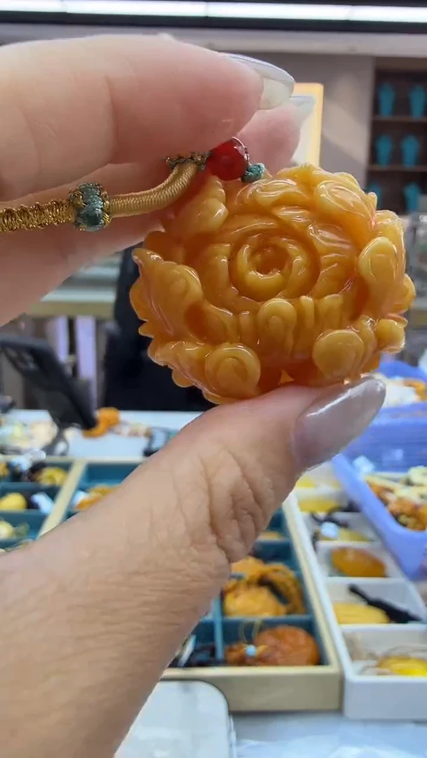 琥珀颈饰未镶嵌215秒拍号假一罚三