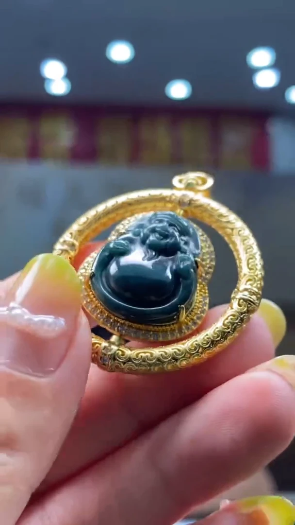 翡翠未镶嵌颈饰********4