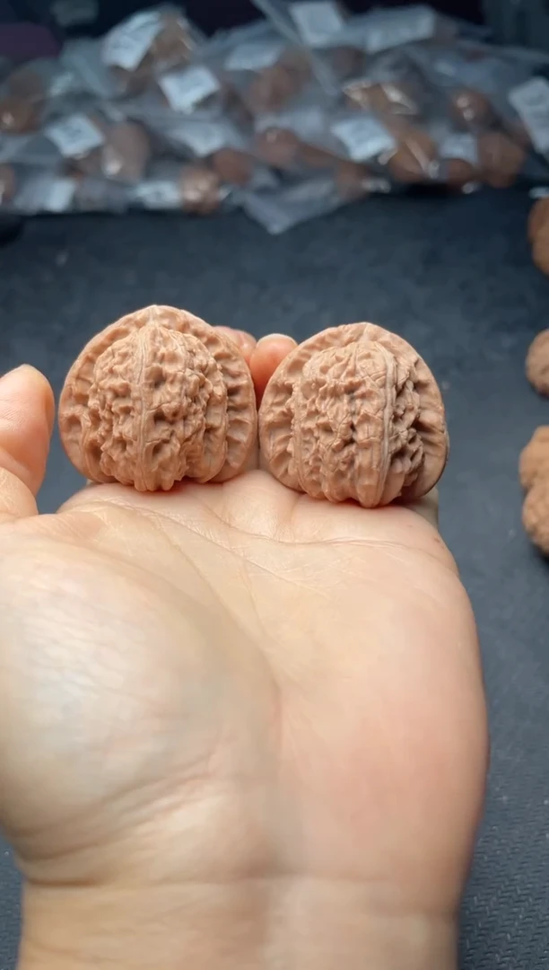 把件文玩核桃w387  白狮子 38尺