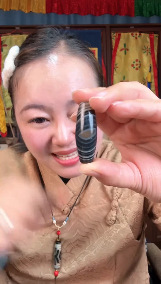 无非金属藏地丝丝古珠