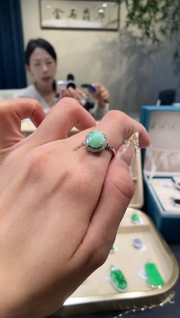 【闪购商品】翡翠吊坠(不含链)银S925镶嵌蛋面戒指