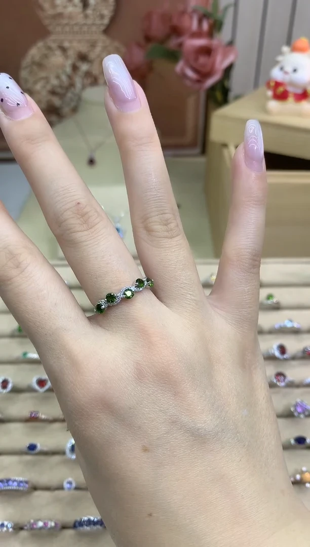 银S925镶嵌透辉石戒指排戒