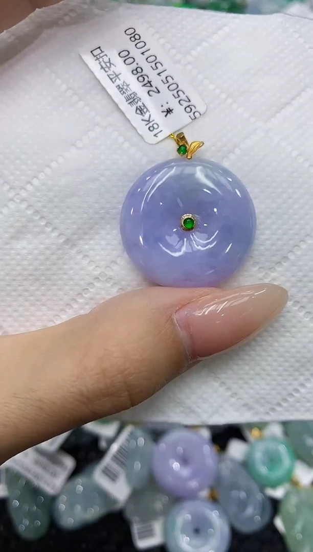 翡翠18K金镶嵌颈饰111111111111