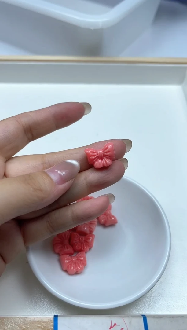未镶嵌拼合珍珠（马贝珠）散珠D503 女皇 贝蝴蝶结 3个8.8元